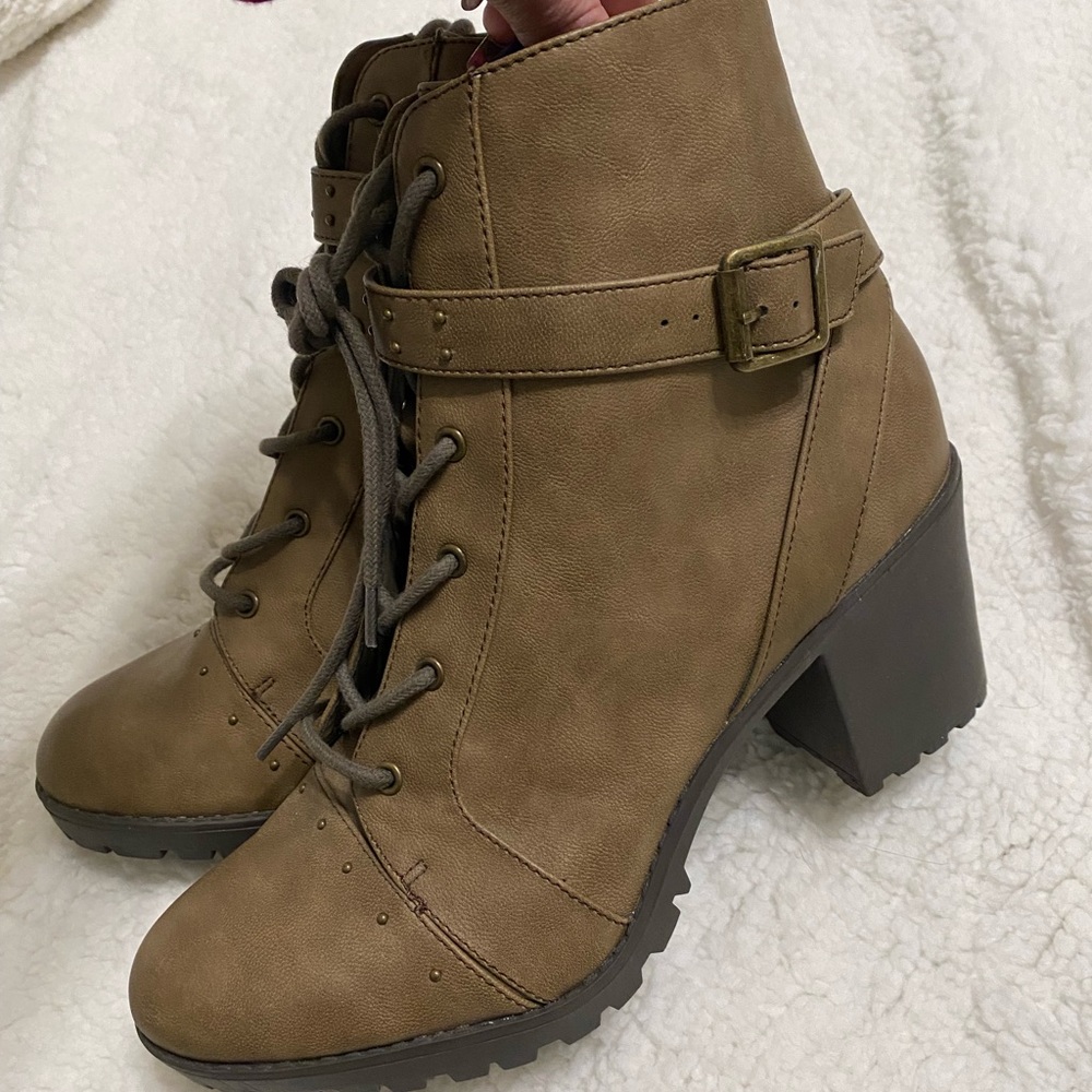 Stylish Tan Ankle Boots